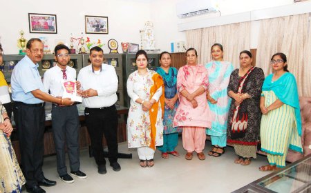 ਐੱਸ.ਡੀ ਸੀਨੀ. ਸੈਕੰ. ਸਕੂਲ ਮਲੋਟ ਦੀ ਮੈਨੇਜਿੰਗ ਕਮੇਟੀ ਵੱਲੋਂ ਦੱਸਵੀਂ ਜਮਾਤ ਦੇ ਅੰਸ਼ ਬੱਬਰ ਨੂੰ ਵਿਸ਼ੇਸ਼ ਤੌਰ ‘ਤੇ ਕੀਤਾ ਗਿਆ ਸਨਮਾਨਿਤ