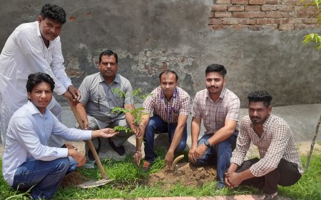 ਸਿਵਲ ਪਸ਼ੂ ਹਸਪਤਾਲ ਮਲੋਟ ਵਿਖੇ SBI ਦਾਣਾ ਮੰਡੀ ਬਰਾਂਚ ਦੇ ਸਟਾਫ਼ ਵੱਲੋਂ ਲਗਾਏ ਗਏ ਪੌਦੇ