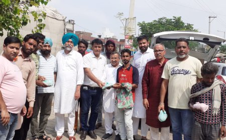 ਕੈਬਨਿਟ ਮੰਤਰੀ ਡਾ. ਬਲਜੀਤ ਕੌਰ ਦੇ ਦਿਸ਼ਾ ਨਿਰਦੇਸ਼ਾਂ ਅਨੁਸਾਰ ਐਡਵਰਡਗੰਜ ਕਮੇਟੀ ਮਲੋਟ ਵੱਲੋਂ ਸਲੱਮ ਏਰੀਆ ਵਿੱਚ ਵੰਡੇ ਗਏ ਫੂਡ ਪੈਕਟ