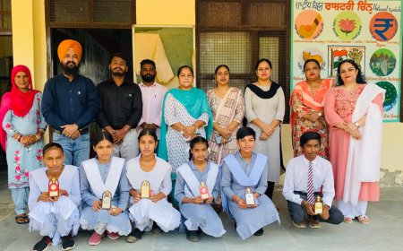 ਸਰਕਾਰੀ ਹਾਈ ਸਕੂਲ ਦਿਉਣ ਖੇੜਾ ਵਿਖੇ 10ਵੀਂ ਅਤੇ 8ਵੀਂ ਜਮਾਤ ਦੇ ਨਤੀਜੇ ਵਿੱਚ ਪੁਜੀਸ਼ਨਾਂ ਹਾਸਿਲ ਕਰਨ ਵਾਲੇ ਵਿਦਿਆਰਥੀਆਂ ਨੂੰ ਕੀਤਾ ਗਿਆ ਸਨਮਾਨਿਤ