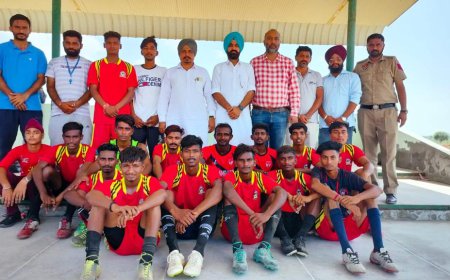 ਸੀ.ਜੀ.ਐੱਮ ਕਾਲਜ ਮੋਹਲਾਂ ਦੀ ਫੁੱਟਬਾਲ ਟੀਮ ਨੇ ਮਾਰੀਆਂ ਮੱਲਾਂ