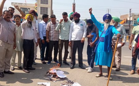 ਮਲੋਟ ਦੀਆਂ ਬਿਜਲੀ ਮੁਲਾਜ਼ਮ ਜੱਥੇਬੰਦੀਆਂ ਨੇ ਬਿਜਲੀ ਸੋਧ ਬਿੱਲ 2022 ਦੇ ਵਿਰੋਧ ਵਿੱਚ ਕੀਤੀ ਗੇਟ ਰੈਲੀ