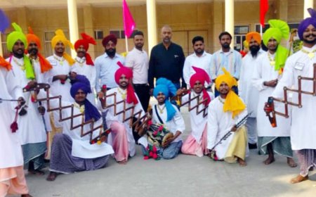 ਬਾਦਲ ਵਿਖੇ ਕਰਵਾਏ ਗਏ ਖੇਤਰੀ ਯੁਵਕ ਮੇਲੇ ਵਿੱਚ ਸੀ.ਜੀ.ਐੱਮ.ਕਾਲਜ ਮੋਹਲਾਂ ਦੇ ਵਿਦਿਆਰਥੀਆਂ ਦਾ ਰਿਹਾ ਸ਼ਾਨਦਾਰ ਪ੍ਰਦਰਸ਼ਨ