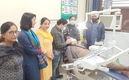 ਦੰਦਾਂ ਨੂੰ ਤੰਦਰੁਸਤ ਰੱਖਣ ਲਈ ਸੌਣ ਤੋਂ ਪਹਿਲਾਂ ਅਤੇ ਸਵੇਰ ਦੇ ਖਾਣੇ ਤੋਂ ਬਾਅਦ ਜਰੂਰ ਬਰੁੱਸ਼ ਕੀਤਾ ਜਾਵੇ: ਡਾ. ਗੁਰਵੀਰ ਕੌਰ ਡੈਂਟਲ ਹੈਲਥ ਅਫਸਰ ਸ੍ਰੀ ਮੁਕਤਸਰ ਸਾਹਿਬ