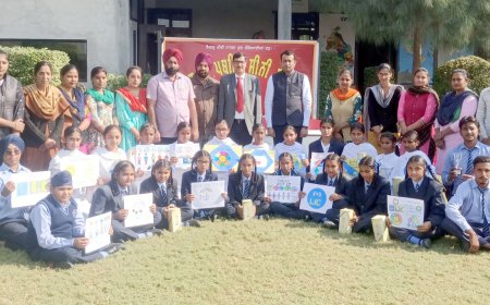 ਗੁਰੂ ਨਾਨਕ ਦੇਵ ਪਬਲਿਕ ਸੀ.ਸੈ.ਸਕੂਲ ਫਤਿਹਪੁਰ ਮਨੀਆਂ ਵਿਖੇ ਕਰਵਾਇਆ ਗਿਆ ਜੀਵਨ ਬੀਮਾ ਪਾਲਿਸੀ ਸਮਾਗਮ