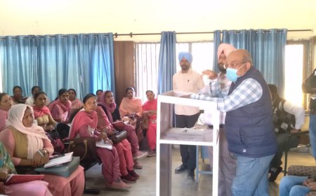 ਸੀ.ਐੱਚ.ਸੀ ਲੰਬੀ ਵਿਖੇ ਪੁਰਸ਼ਾਂ ਦੀ ਨਸਬੰਦੀ ਪੰਦਰਵਾੜੇ ਸੰਬੰਧੀ ਕੀਤੀ ਗਈ ਮੀਟਿੰਗ