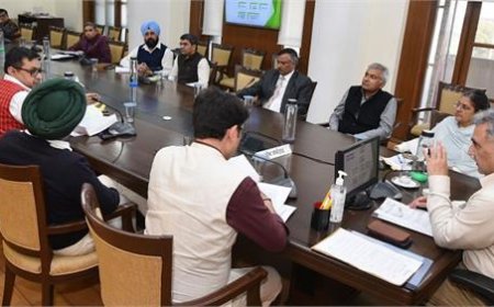 ਮੁੱਖ ਸਕੱਤਰ ਜੰਜੂਆ ਨੇ ਮਿਲਾਵਟਖੋਰਾਂ ਨੂੰ ਕੰਟਰੋਲ ਕਰਨ ਲਈ ਨਿਗਰਾਨੀ ਤੇਜ਼ ਕਰਨ ਦੇ ਦਿੱਤੇ ਹੁਕਮ