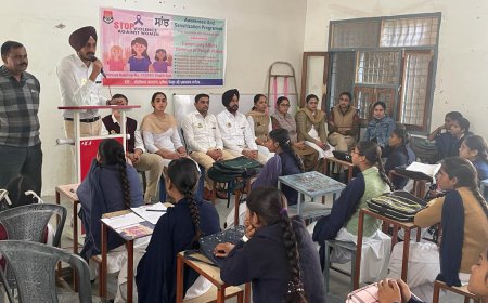 ਸਬ-ਡਿਵੀਜ਼ਨ ਸਾਂਝ ਕੇਂਦਰ ਮਲੋਟ ਵੱਲੋਂ EVAW ਪ੍ਰੋਗਰਾਮ ਤਹਿਤ ਲੜਕੀਆਂ ਨੂੰ ਕੀਤਾ ਗਿਆ ਜਾਗਰੂਕ