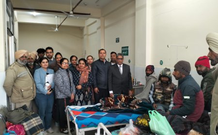 ਨਵੇਂ ਸਾਲ ਦੀ ਖੁਸ਼ੀ ਵਿੱਚ ਸਿਵਲ ਹਸਪਤਾਲ ਮਲੋਟ ਵਿਖੇ ਮਰੀਜ਼ਾਂ ਨੂੰ ਵੰਡੇ ਗਏ ਫ਼ਲ