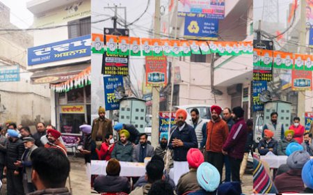 ਜ਼ਿਲ੍ਹਾ ਕਾਂਗਰਸ ਪ੍ਰਧਾਨ ਸ਼ੁੱਭਦੀਪ ਸਿੰਘ ਬਿੱਟੂ ਵੱਲੋਂ ਝੰਡਾ ਲਹਿਰਾ ਕੇ ਮਨਾਇਆ ਗਿਆ ਗਣਤੰਤਰ ਦਿਵਸ