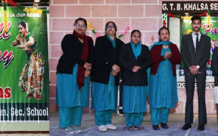 ਜੀ.ਟੀ.ਬੀ ਖਾਲਸਾ ਸੀਨੀ. ਸੈਕੰ. ਸਕੂਲ ਮਲੋਟ ਵੱਲੋਂ +2 ਦੇ ਵਿਦਿਆਰਥੀਆਂ ਨੂੰ ਦਿੱਤੀ ਗਈ ਨਿੱਘੀ ਵਿਦਾਇਗੀ ਪਾਰਟੀ