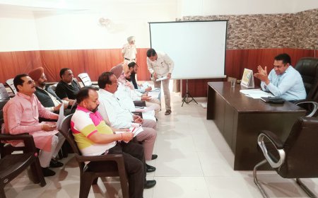 ਡਾ. ਸੰਜੀਵ ਕੁਮਾਰ PCS, ਸਹਾਇਕ ਰਿਟਰਨਿੰਗ ਅਫਸਰ ਮਲੋਟ ਵੱਲੋਂ ਰਾਜਨੀਤਿਕ ਪਾਰਟੀਆਂ ਅਤੇ ਪ੍ਰਿਟਿੰਗ ਪ੍ਰੈੱਸ ਵਾਲਿਆਂ ਨਾਲ ਕੀਤੀ ਮੀਟਿੰਗ