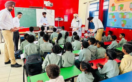 ਸਾਂਝ ਕੇਂਦਰ ਥਾਣਾ ਲੰਬੀ ਵੱਲੋਂ ਸਰਕਾਰੀ ਪ੍ਰਾਇਮਰੀ ਸਕੂਲ ਸਹਿਣਾ ਖੇੜਾ ਵਿਖੇ ਚੈਰੀਟੇਬਲ ਪ੍ਰੋਗਰਾਮ ਤਹਿਤ ਵਿਦਿਆਰਥੀਆਂ ਨੂੰ ਸਟੇਸ਼ਨਰੀ ਕੀਤੀ ਗਈ ਤਕਸੀਮ