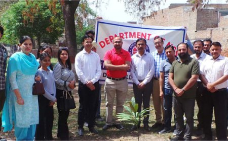 ਡੀ.ਏ.ਵੀ ਕਾਲਜ ਮਲੋਟ ਵਿਖੇ ਐੱਨ.ਐੱਸ.ਐੱਸ ਯੂਨਿਟ ਅਤੇ ਈਕੋ ਕਲੱਬ ਦੇ ਸਹਿਯੋਗ ਨਾਲ ਵਾਤਾਵਰਣ ਨੂੰ ਸ਼ੁੱਧ ਰੱਖਣ ਲਈ ਇੱਕ ਸੈਮੀਨਾਰ ਦਾ ਕੀਤਾ ਆਯੋਜਨ