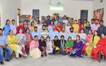 ਸੀ.ਜੀ.ਐੱਮ ਕਾਲਜ ਮੋਹਲਾਂ ਵਿੱਚ ਕਰਵਾਈ ਗਈ ਵਿਦਾਇਗੀ ਪਾਰਟੀ