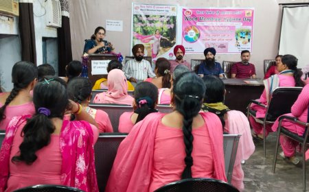 ਤੰਦਰੁਸਤ ਰਹਿਣ ਲਈ ਕਿਸ਼ੋਰੀਆਂ ਅਤੇ ਔਰਤਾਂ ਦੀ ਮਾਹਵਾਰੀ ਦੌਰਾਨ ਸਾਫ਼ ਸਫ਼ਾਈ ਬਹੁਤ ਜਰੂਰੀ-ਡਾ. ਪ੍ਰਭਜੀਤ ਸਿੰਘ ਸਹਾਇਕ ਸਿਵਲ ਸਰਜਨ