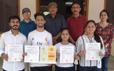 ਡੀ.ਏ.ਵੀ ਕਾਲਜ ਮਲੋਟ ਦੇ ਵਿਦਿਆਰਥੀਆਂ ਨੇ ਯੂਥ ਲੀਡਰਸ਼ਿਪ ਟ੍ਰੇਨਿੰਗ ਕੈਂਪ ਵਿੱਚ ਹਿੱਸਾ ਲੈ ਕੇ ਕੀਤਾ ਕਾਲਜ ਦਾ ਨਾਂ ਰੋਸ਼ਨ