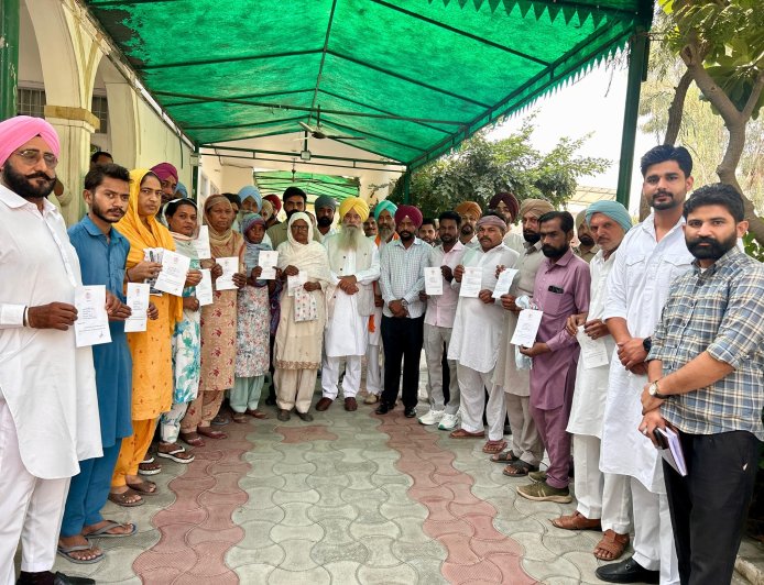 ਕੈਬਨਿਟ ਮੰਤਰੀ ਗੁਰਮੀਤ ਸਿੰਘ ਖੁੱਡੀਆਂ ਨੇ ਲੰਬੀ ਹਲਕੇ ਦੇ ਵੱਖ-ਵੱਖ ਪਿੰਡਾਂ ਵਿੱਚ ਵੰਡੇ ਸੈਂਕਸ਼ਨ ਪੱਤਰ