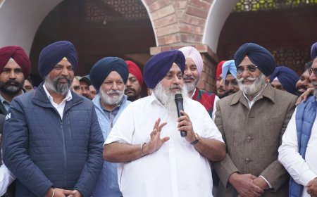 ਪਿੰਡ ਬਾਦਲ ਵਿਖੇ ਸ. ਸੁਖਬੀਰ ਸਿੰਘ ਬਾਦਲ ਨੇ ਹਲਕਾ ਮਲੋਟ ਤੋਂ ਜ਼ਿਲ੍ਹਾ ਪ੍ਰੀਸ਼ਦ ਅਤੇ ਬਲਾਕ ਸੰਮਤੀ ਚੋਣ ਲੜਨ ਵਾਲੇ ਉਮੀਦਵਾਰਾਂ ਨਾਲ ਕੀਤਾ ਵਿਚਾਰ ਵਟਾਂਦਰਾ