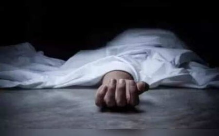 ਪਿੰਡ ਕਬਰਵਾਲਾ ਵਿਖੇ ਨਾ-ਮਾਲੂਮ ਔਰਤ ਦੀ ਮਿਲੀ ਲਾਸ਼, ਸਰਕਾਰੀ ਹਸਪਤਾਲ ਮਲੋਟ ਵਿੱਚ ਸ਼ਨਾਖਤ ਲਈ ਰੱਖੀ ਲਾਸ਼