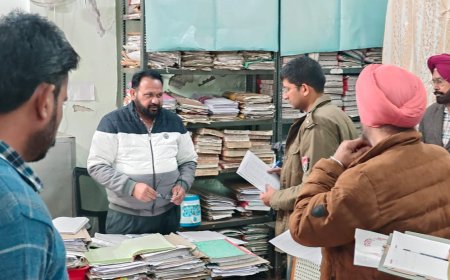 ਐੱਸ.ਐੱਸ.ਪੀ ਸ਼੍ਰੀ ਮੁਕਤਸਰ ਸਾਹਿਬ ਵੱਲੋਂ ਡੀ.ਪੀ.ਓ ਦਫ਼ਤਰ ਵਿੱਚ ਵੱਖ-ਵੱਖ ਮੱਦਾ ਦੀ ਕੀਤੀ ਚੈਕਿੰਗ