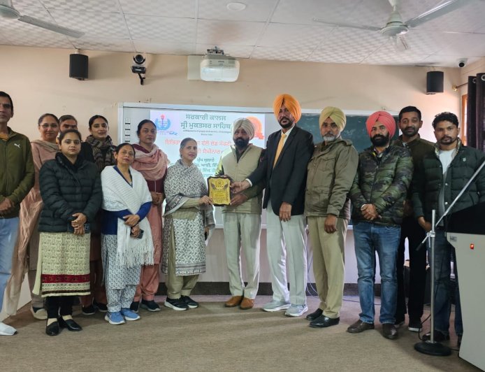 ਸਰਕਾਰੀ ਕਾਲਜ ਸ਼੍ਰੀ ਮੁਕਤਸਰ ਸਾਹਿਬ ਵਿਖੇ ਸੜਕ ਸੁਰੱਖਿਆ ਸਬੰਧੀ ਸੈਮੀਨਾਰ ਦਾ ਕੀਤਾ ਗਿਆ ਆਯੋਜਨ