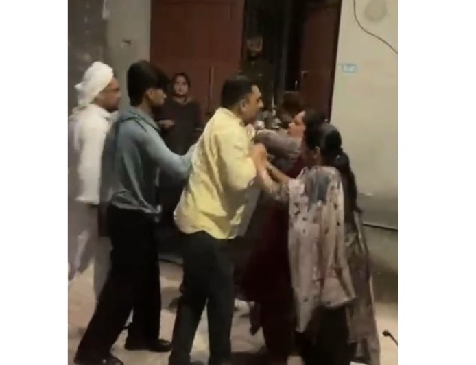 ਏਕਤਾ ਨਗਰ ਮਲੋਟ ਵਿੱਚ CCTV ਕੈਮਰੇ ਲਗਾਉਣ ਨੂੰ ਲੈ ਕੇ RMP ਡਾਕਟਰ ਕ੍ਰਿਸ਼ਨ ਛਾਬੜਾ ਦੀ ਹੋਈ ਕੁੱਟਮਾਰ ਦੇ ਮਾਮਲੇ ਵਿੱਚ 4 ਵਿਅਕਤੀਆਂ ਦੇ ਖਿਲਾਫ ਮਾਮਲਾ ਦਰਜ