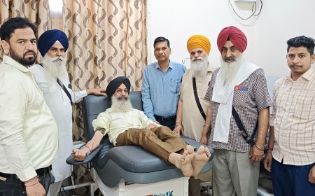 ਗੁਰੂ ਨਾਨਕ ਮਿਸ਼ਨ ਸਮਾਜਸੇਵੀ ਸੰਸਥਾ ਅਤੇ ਖਾਲਸਾ ਧਰਮ ਪ੍ਰਚਾਰ ਕਮੇਟੀ ਵੱਲੋਂ ਸਿਵਲ ਹਸਪਤਾਲ ਮਲੋਟ ਵਿਖੇ ਲਗਾਇਆ ਗਿਆ ਐਮਰਜੈਂਸੀ ਖੂਨਦਾਨ ਕੈਂਪ