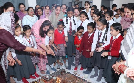 ਐਸ.ਡੀ ਸੀਨੀਅਰ ਸੈਕੰਡਰੀ ਸਕੂਲ ਮਲੋਟ ਵਿਖੇ ਨਵੇਂ ਸੈਸ਼ਨ ਮੌਕੇ ਕਰਵਾਇਆ ਗਿਆ ਹਵਨ