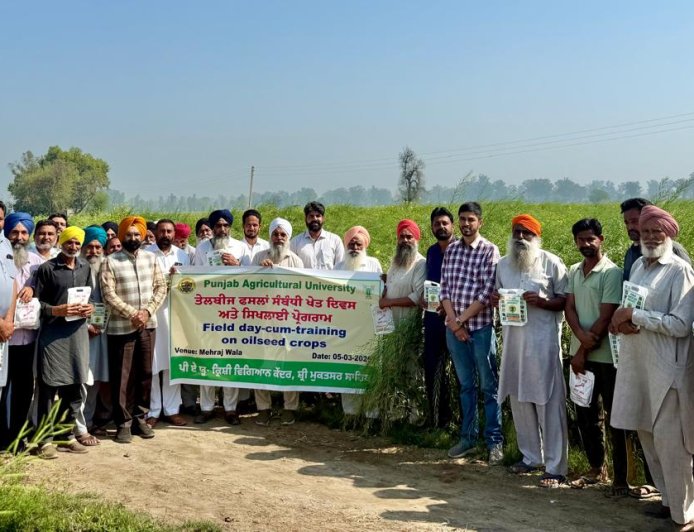 ਤੇਲ ਬੀਜ ਫਸਲਾਂ ਦੀ ਕਾਸ਼ਤ ਨੂੰ ਉਤਸ਼ਾਹਿਤ ਕਰਨ ਲਈ ਪਿੰਡ ਮਹਿਰਾਜ ਵਾਲਾ ਵਿਖੇ ਹੋਇਆ ਖੇਤ ਦਿਵਸ ਦਾ ਆਯੋਜਨ