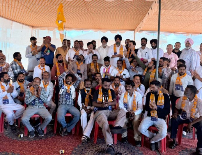 ਸਾਬਕਾ ਵਿਧਾਇਕ ਹਰਪ੍ਰੀਤ ਸਿੰਘ ਕੋਟਭਾਈ ਦੀ ਅਗਵਾਈ ਵਿੱਚ 100 ਦੇ ਕਰੀਬ ਪਰਿਵਾਰ ਵੱਖ-ਵੱਖ ਪਾਰਟੀਆਂ ਛੱਡ ਕੇ ਸ਼੍ਰੋਮਣੀ ਅਕਾਲੀ ਦਲ ਵਿੱਚ ਹੋਏ ਸ਼ਾਮਿਲ