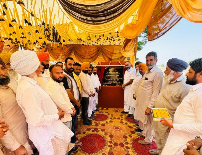 ਸੰਨੀ ਢਿੱਲੋਂ ਨੇ ਪਿੰਡ ਗੁਰੂਸਰ ਵਿਖੇ ਨਵ-ਉਸਾਰੀ ਖਾਲਿਆਂ ਦੇ ਰੱਖੇ ਨੀਂਹ ਪੱਥਰ