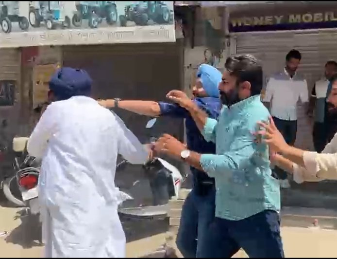 ਗਿੱਦੜਬਾਹਾ ‘ਚ ਚੋਣਾਂ ਦੌਰਾਨ ਗਰਮਾਇਆ ਮਾਹੌਲ, AAP ਅਤੇ ਅਕਾਲੀ ਵਰਕਰਾਂ ‘ਚ ਹੋਈ ਲੜਾਈ