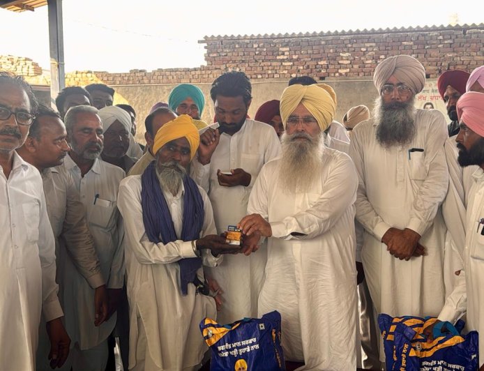 ਕੈਬਨਿਟ ਮੰਤਰੀ ਸ. ਗੁਰਮੀਤ ਸਿੰਘ ਖੁੱਡੀਆਂ ਨੇ ਪਿੰਡ ਖੁੱਡੀਆਂ ਗੁਲਾਬ ਸਿੰਘ ਵਿਖੇ ਮੇਰੀ ਰਸੋਈ ਸਕੀਮ ਤਹਿਤ ਫੂਡ ਕਿੱਟਾਂ ਦੀ ਵੰਡ ਦੀ ਕੀਤੀ ਸ਼ੁਰੂਆਤ