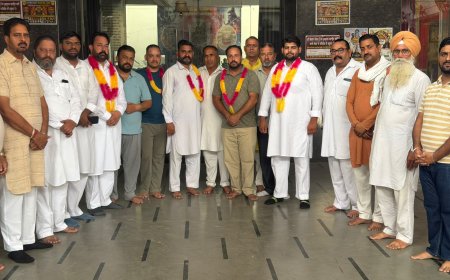 ਮਲੋਟ 'ਚ ਬ੍ਰਾਹਮਣ ਪਰਿਵਾਰਾਂ ਦੀ ਹੋਈ ਅਹਿਮ ਮੀਟਿੰਗ, ਪਰਸ਼ੁਰਾਮ ਸੇਵਾ ਦਲ ਨੂੰ ਮਜ਼ਬੂਤ ਕਰਨ ਦਾ ਲਿਆ ਸੰਕਲਪ
