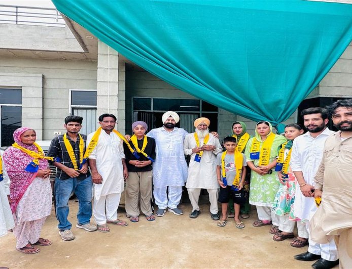 ਗਿੱਦੜਬਾਹਾ ਦੇ ਪਿੰਡ ਦੌਲਾ ਵਿੱਚ ਕਈ ਪਰਿਵਾਰ ਆਮ ਆਦਮੀ ਪਾਰਟੀ ਵਿੱਚ ਸ਼ਾਮਿਲ