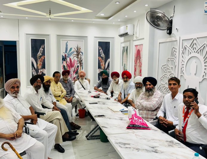 ਚੜ੍ਹਦੀਕਲਾ ਸਮਾਜਸੇਵੀ ਸੰਸਥਾ ਮਲੋਟ ਦੀ ਕਾਰਜਕਾਰਨੀ ਮੈਂਬਰਾਂ ਦੀ ਹੋਈ ਮੀਟਿੰਗ