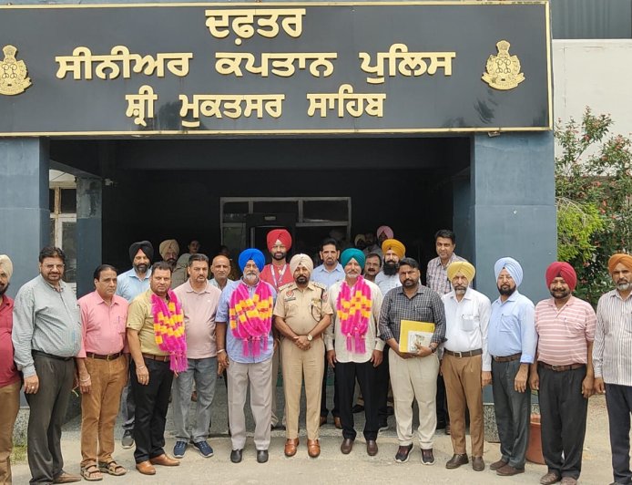 ਸ੍ਰੀ ਮੁਕਤਸਰ ਸਾਹਿਬ ਪੁਲਿਸ ਵੱਲੋਂ ਤਿੰਨ ਸੇਵਾ ਮੁਕਤ ਹੋਏ ਅਧਿਕਾਰੀਆਂ ਦਾ ਕੀਤਾ ਗਿਆ ਸਨਮਾਨ