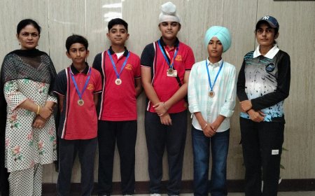 ਐਪਲ ਇੰਟਰਨੈਸ਼ਨਲ ਸਕੂਲ ਦੀ ਅੰਡਰ-14 Boys Chess Team ਨੇ ਜਿੱਤਿਆ ਸਿਲਵਰ ਮੈਡਲ