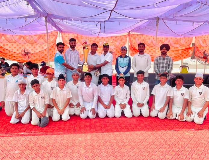 Apple International School ਨੇ ਜ਼ੋਨ ਪੱਧਰੀ ਕ੍ਰਿਕਟ ਟੂਰਨਾਮੈਂਟ ਵਿੱਚ ਜਿੱਤਿਆ ਗੋਲਡ ਮੈਡਲ