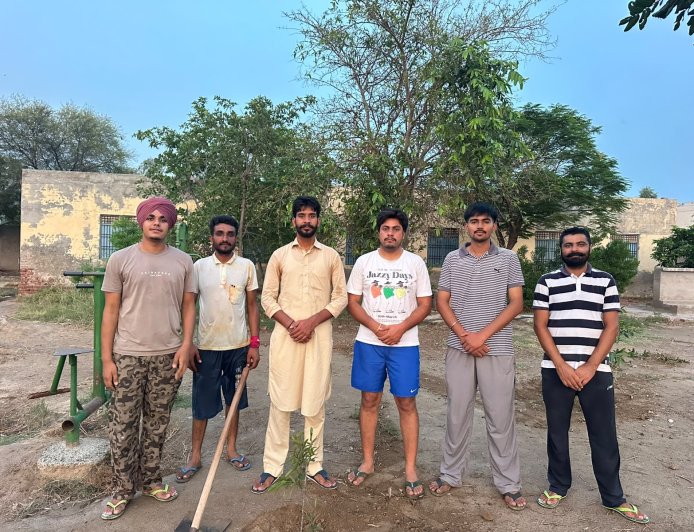 ਨਵਦੀਪ ਸਿੰਘ ਮਾਨ ਦੀ ਅਗਵਾਈ ਹੇਠ ਯੂਥ ਕਾਂਗਰਸ ਦੇ ਸਥਾਪਨਾ ਦਿਵਸ ਮੌਕੇ ਸ਼ੇਰਗੜ੍ਹ ਗਿਆਨ ਸਿੰਘ ਵਿਖੇ ਲਗਾਏ ਬੂਟੇ
