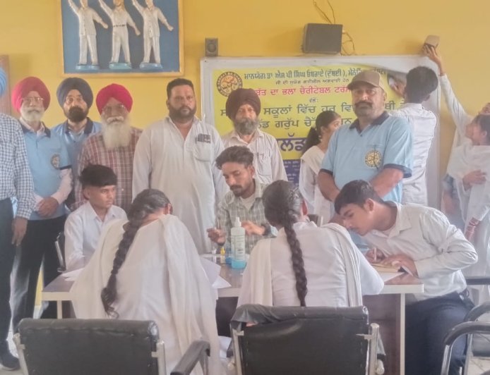 ਸਰਬੱਤ ਦਾ ਭਲਾ ਚੈਰੀਟੇਬਲ ਟਰੱਸਟ ਵੱਲੋਂ ਵਿਦਿਆਰਥੀਆਂ ਦੇ ਬਲੱਡ ਗਰੁੱਪ ਚੈੱਕ ਕਰਨ ਲਈ ਲਗਾਇਆ ਮੁਫ਼ਤ ਕੈਂਪ