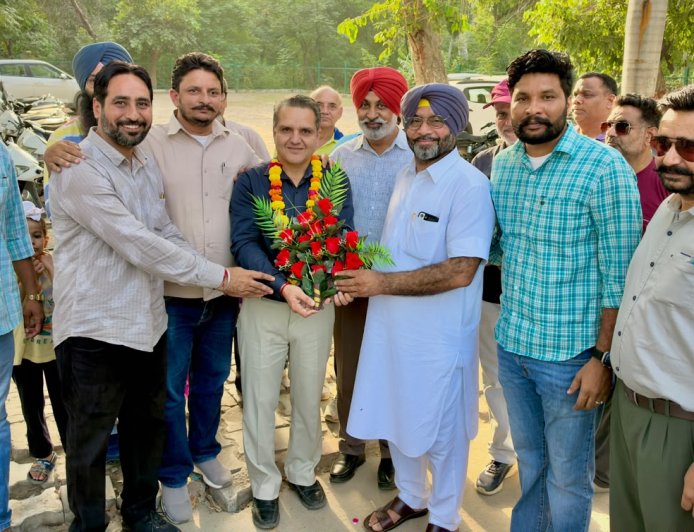 ਸੈਨੇਟ ਚੋਣ 2026 ਦੇ ਨਤੀਜਿਆਂ ’ਚ ਜੇਤੂ ਰਹੇ ਪ੍ਰਿੰਸੀਪਲ ਕਪਿਲ ਸ਼ਰਮਾ ਨੂੰ ਸਰਕਾਰੀ ਕਾਲਜ ਦੇ ਸਟਾਫ਼ ਨੇ ਕੀਤਾ ਸਨਮਾਨਿਤ