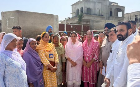 ਲੰਬੀ ਦੇ ਪਿੰਡ ਕੰਦੂਖੇੜਾ ਵਿਖੇ ਹਰਸਿਮਰਤ ਕੌਰ ਬਾਦਲ ਨੇ ਡੋਰ-ਟੂ-ਡੋਰ ਮੁਹਿੰਮ ਦੀ ਕੀਤੀ ਸ਼ੁਰੂਆਤ