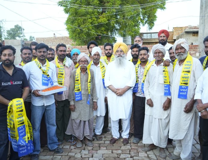 ਪਿੰਡ ਕੋਲਿਆਂਵਾਲੀ ਦੇ 34 ਪਰਿਵਾਰ ਕੈਬਨਿਟ ਮੰਤਰੀ ਸ. ਖੁੱਡੀਆਂ ਦੀ ਅਗਵਾਈ ’ਚ ਆਮ ਆਦਮੀ ਪਾਰਟੀ ਵਿੱਚ ਸ਼ਾਮਿਲ