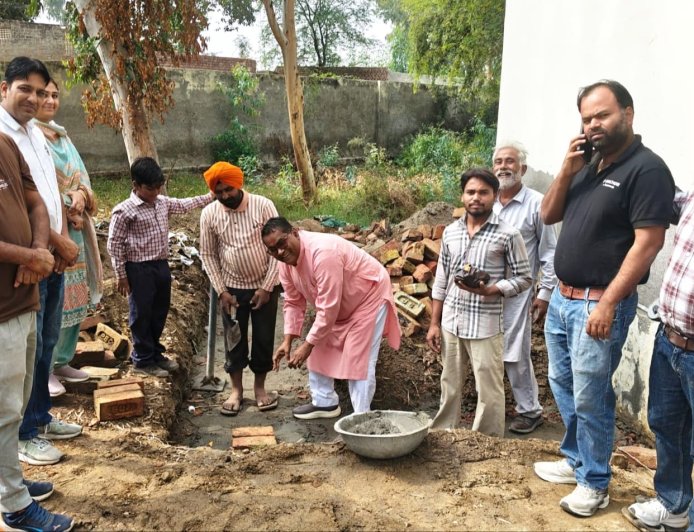 ਸਰਕਾਰੀ ਹਾਈ ਸਕੂਲ ਤੱਪਾ ਖੇੜਾ ਵਿਖੇ ਮੁੰਡਿਆਂ ਦੇ ਬਾਥਰੂਮ ਦੀ ਉਸਾਰੀ ਦਾ ਰੱਖਿਆ ਨੀਂਹ ਪੱਥਰ